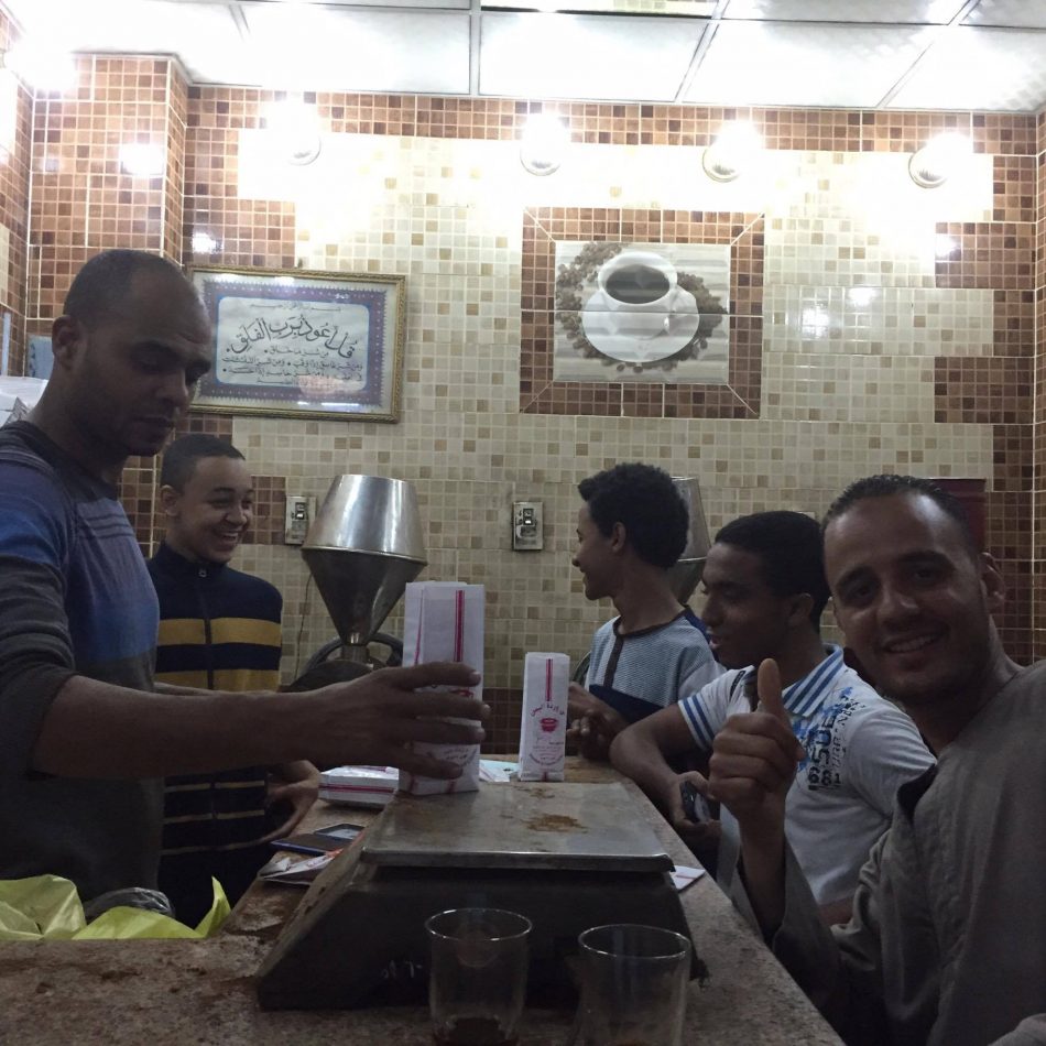 エジプト　ルクソールのカルダモンコーヒー店